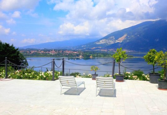 villa lago oggiono