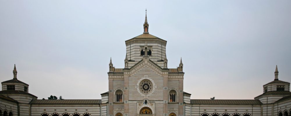 Cimitero_Monumentale_di_Milano_nella_sua_vista_esterna_frontale